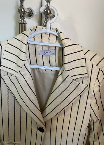 36 Beden beyaz Renk Düğmeli Çizgili Beyaz Kadın Blazer Ceket