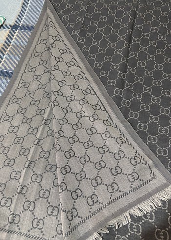 Desenli ve Düz Renk Şal - Görsel 4