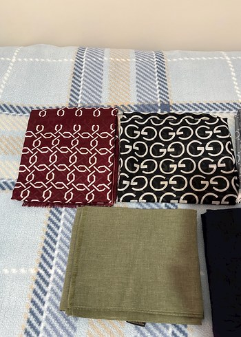 Desenli ve Düz Renk Şal - Görsel 2