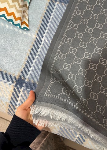 Desenli ve Düz Renk Şal - Görsel 6