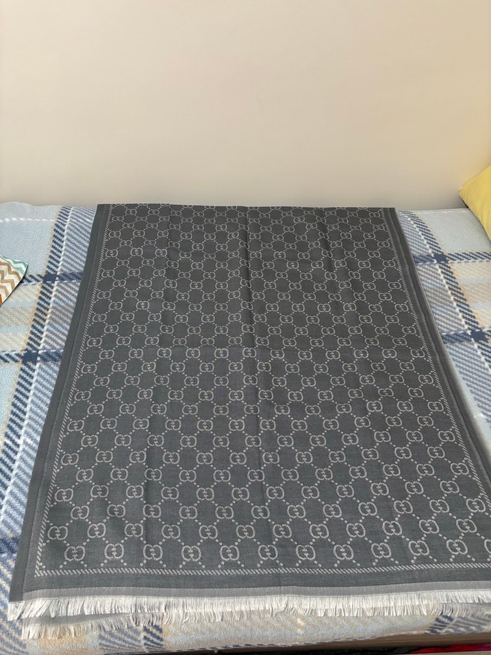 Desenli ve Düz Renk Şal - Görsel 5