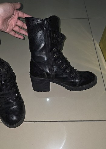 39 Beden Siyah Deri Gotik Kadın Botları
