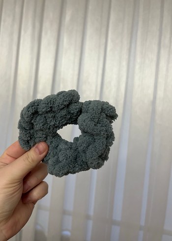 Gri Puffy Örgü Saç Tokası - Görsel 3