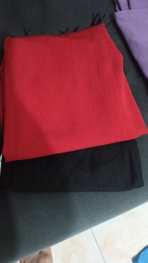 Mavi Kadın  renkli şalar - Görsel 5