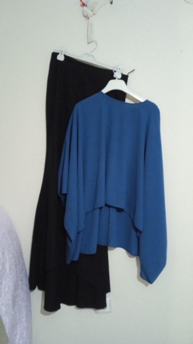 Kadın Mavi Drapeli takım balık etek yarasa kol gömlek - Görsel 2