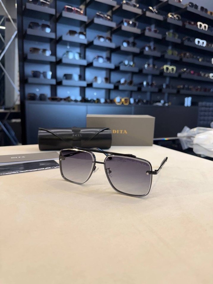 Şeffaf Çerçeveli Mavi erkek Güneş Gözlüğü - Görsel 2