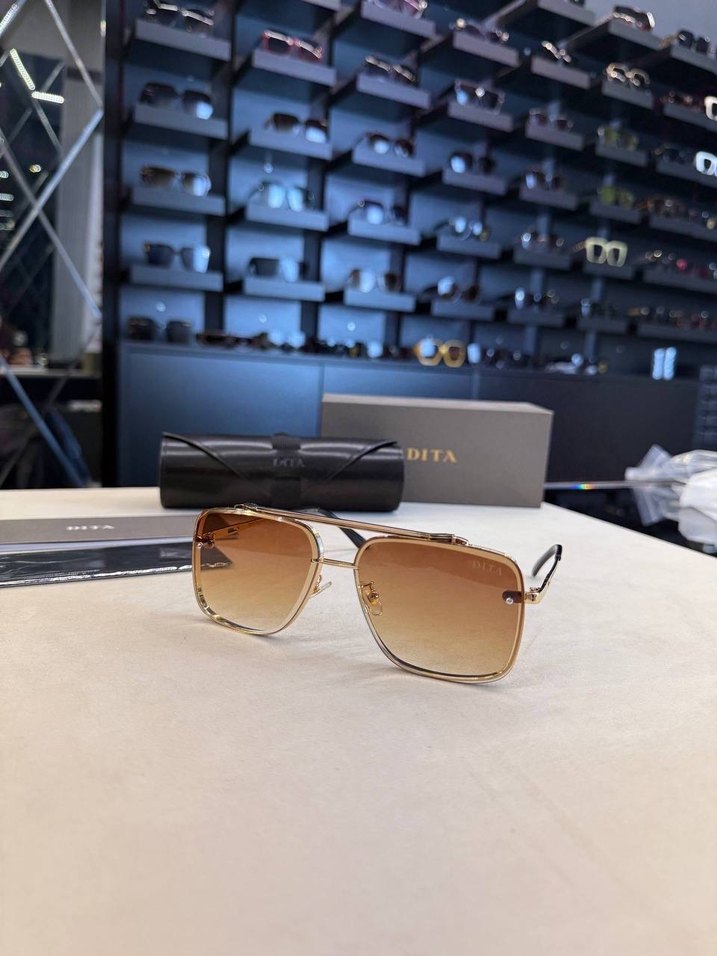 Şeffaf Çerçeveli Mavi erkek Güneş Gözlüğü - Görsel 4