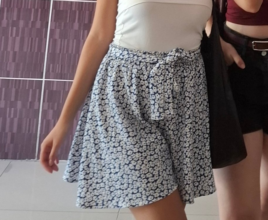 çiçek desenli sort etek - Görsel 2