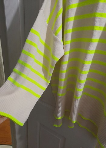 Uzun Kollu Sarı Çizgili Salaş Triko Kazak - Görsel 3