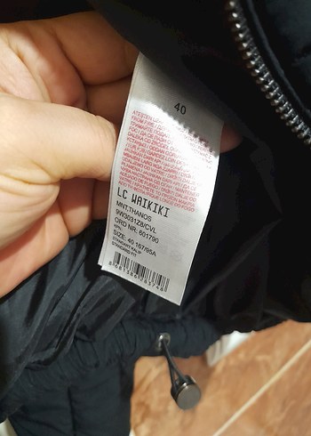 Siyah Yüksek Yakalı Kadın Kışlık Mont - Görsel 3