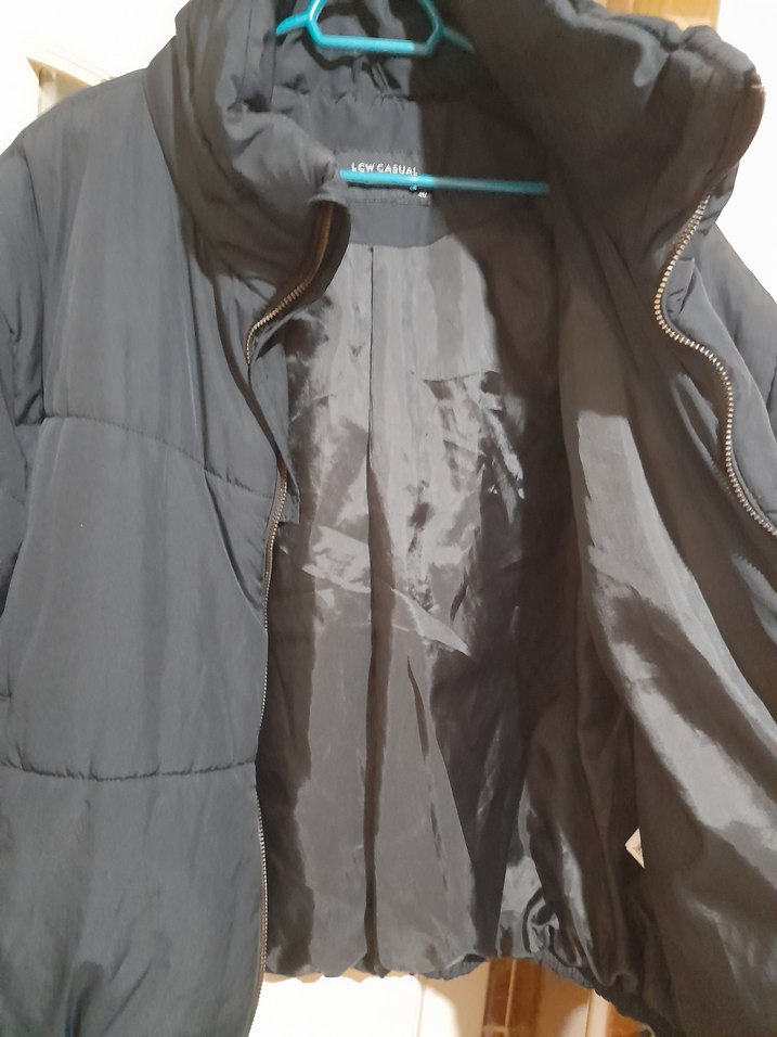 Siyah Yüksek Yakalı Kadın Kışlık Mont - Görsel 5