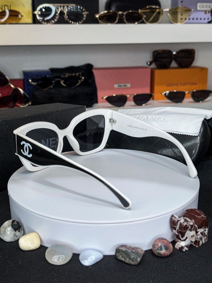 Beyaz ve Siyah Şeffaf Detaylı Kadın Güneş Gözlüğü - Görsel 2