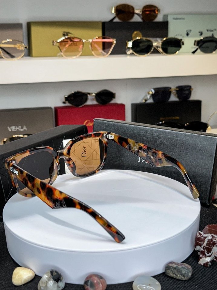 Kahverengi Tokalı Klasik Kadın Gözlüğü - Görsel 2