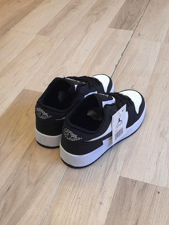 Kadın Siyah Beyaz Bağcıklı Spor Ayakkabı - Görsel 2