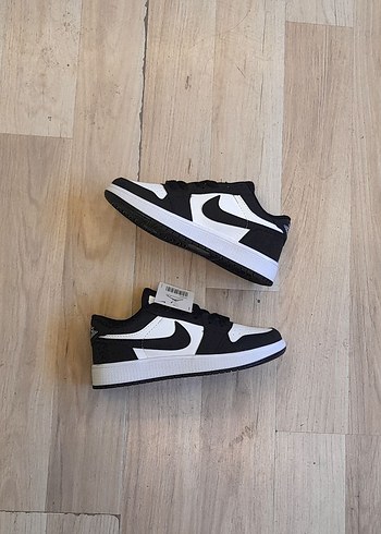 Siyah Beyaz Kadın Bağcıklı Spor Ayakkabı - Görsel 3