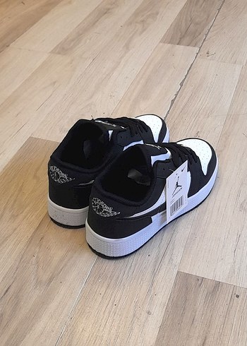 Kadın Siyah Beyaz Bağcıklı Spor Ayakkabı - Görsel 5