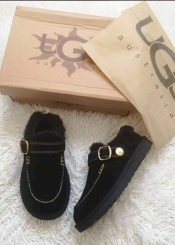 Ugg Siyah Deri Slip On Bot