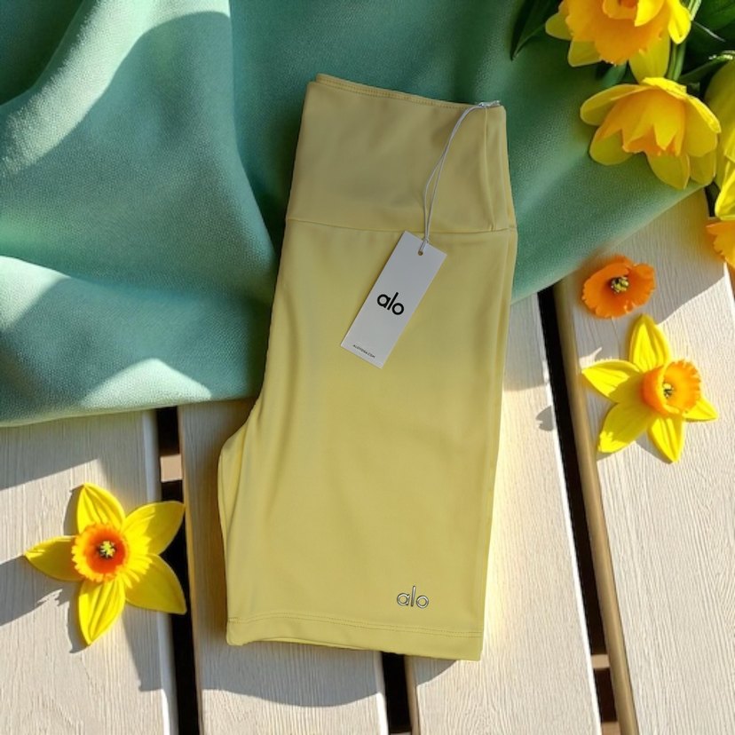 Sarı Yüksek Bel Mini Spor Şort - Görsel 3