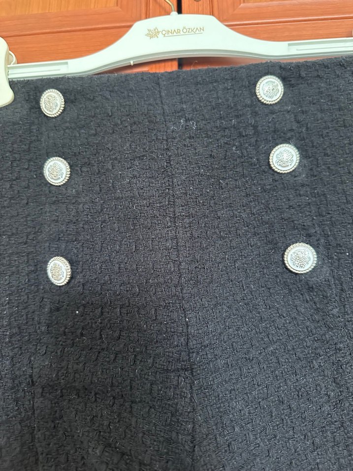 Düğmeli Siyah Mini Yün Hamile Şortu - Görsel 2