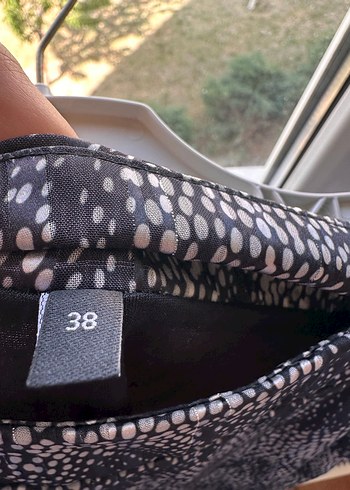 Gri Yılan Desenli Piliseli Uzun Etek - Görsel 2