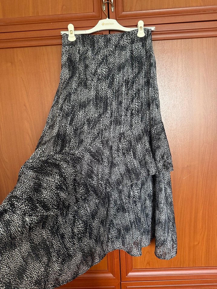 Gri Yılan Desenli Piliseli Uzun Etek - Görsel 4