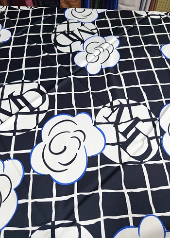 Çiçek Desenli Renkli Kadın Eşarp - Görsel 2