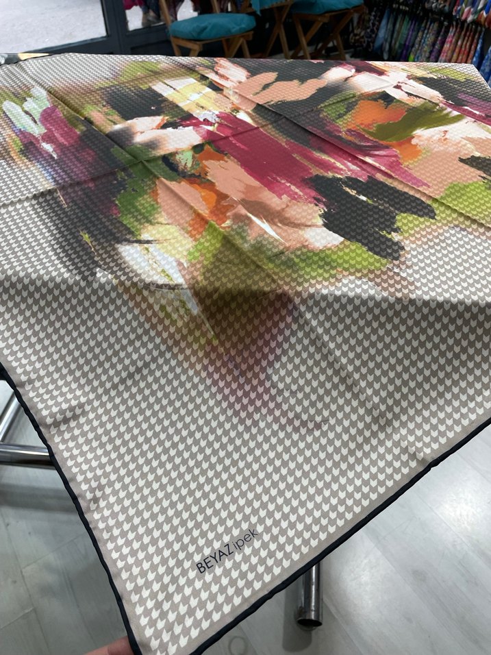 Kaz Ayağı Deseni Eşarp - Görsel 3