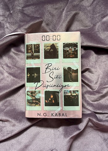 Bizi Düşünüyor - N.G. Kabal ciltli
