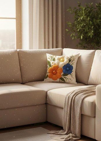 Pastel Çiçek Desenli Bej Dekoratif Yastık - Görsel 2