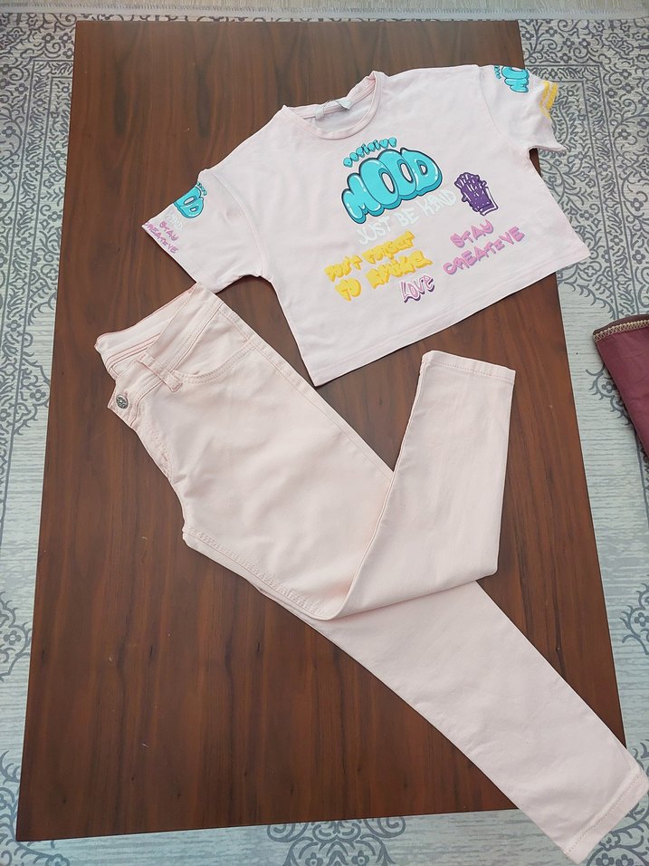 Kızlar için Pastel Pembe Rahat Kesim Pantolon ve crop - Görsel 2