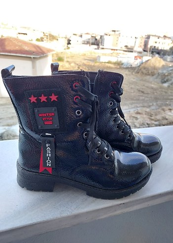 Siyah Parlak Rugan Bot 36 numara hiç giyilmedi - Görsel 2