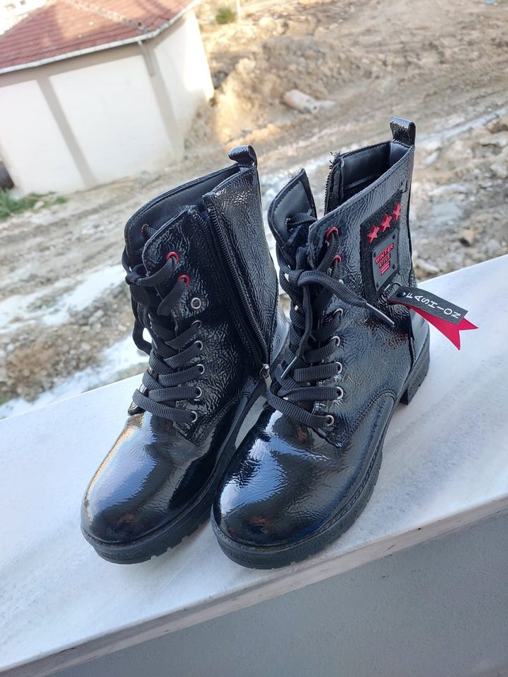 Siyah Parlak Rugan Bot 36 numara hiç giyilmedi - Görsel 3