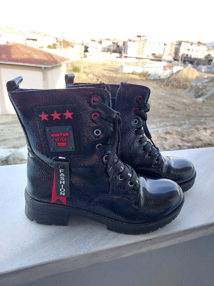 Siyah Parlak Rugan Bot 36 numara hiç giyilmedi - Görsel 2