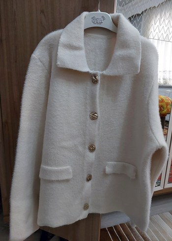 Düğmeli Beyaz Kadın Hırka - Görsel 3