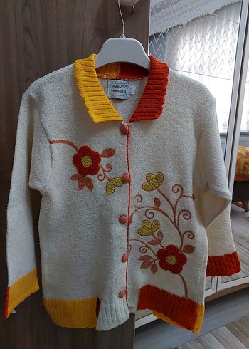 Nakışlı Renkli Kız Hırka - Görsel 2