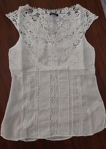 Dantel Detaylı Bej Nakışlı Mini Etek ve Beyaz Gömlek - Görsel 4