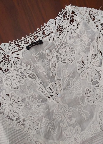 Dantel Detaylı Bej Nakışlı Mini Etek ve Beyaz Gömlek - Görsel 5