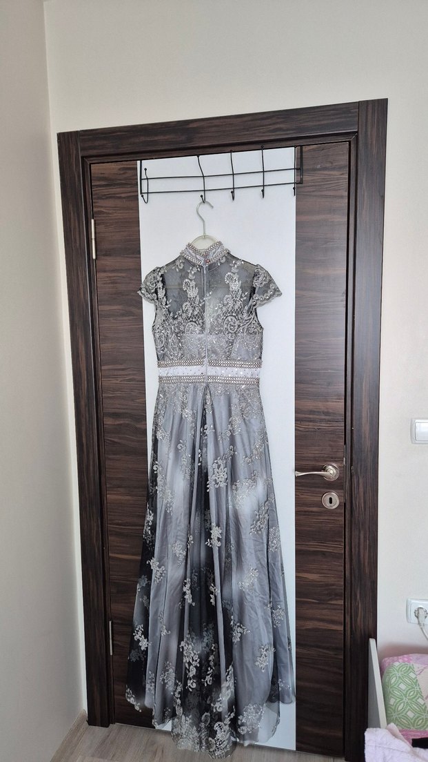 Uzun Gri İşlemeli Abiye - Görsel 3