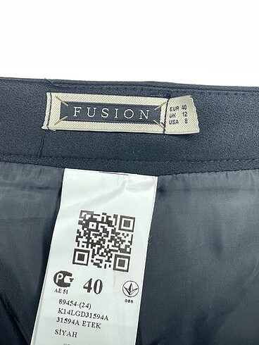 40 Beden siyah Renk PreLoved Midi Etek %70 İndirimli.