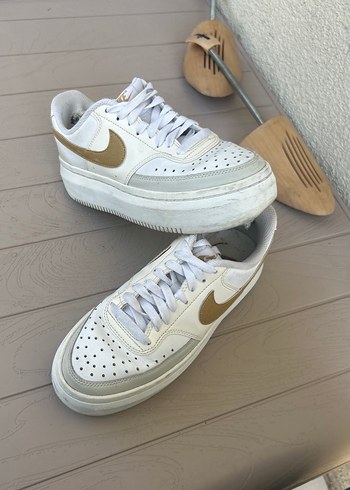 Nike Beyaz Bağcıklı Kadın Spor Ayakkabı - Görsel 5