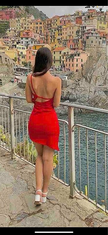 Sırt Detay Kırmızı Elbise