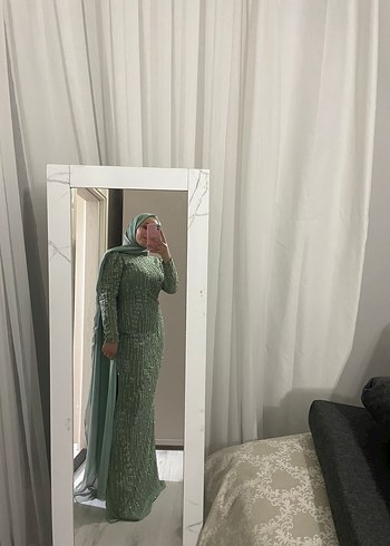 Abiye Kiralık Uzun Kol Drapeli Parlak Yeşil Abiye Elbise