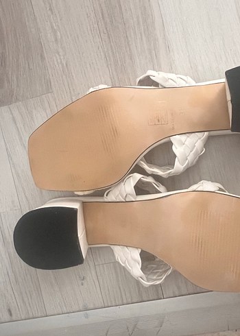 Diğer Beyaz Örgü Detaylı Kadın Topuklu Terlik