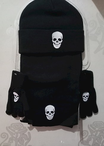 Siyah Örgü Erkek Çocuk Eldiveni - Kafatası Desenli - Görsel 2