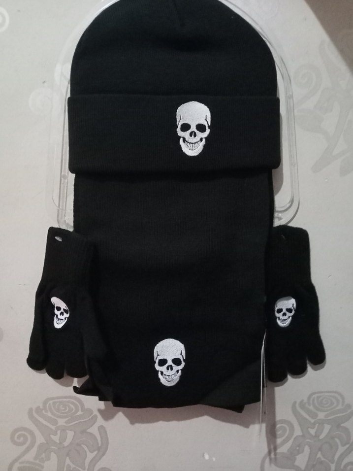 Siyah Örgü Erkek Çocuk Eldiveni - Kafatası Desenli - Görsel 2