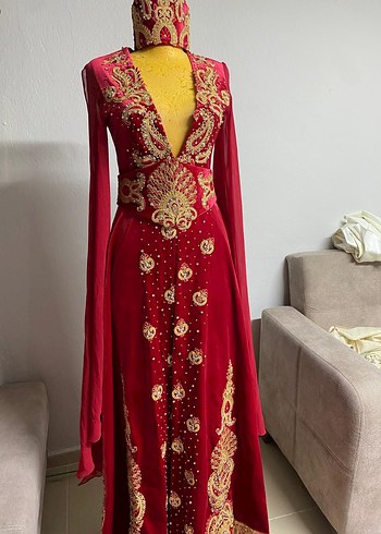 Uzun Kırmızı V Yakalı İşlemeli Kadın Kına Elbisesi - Görsel 5