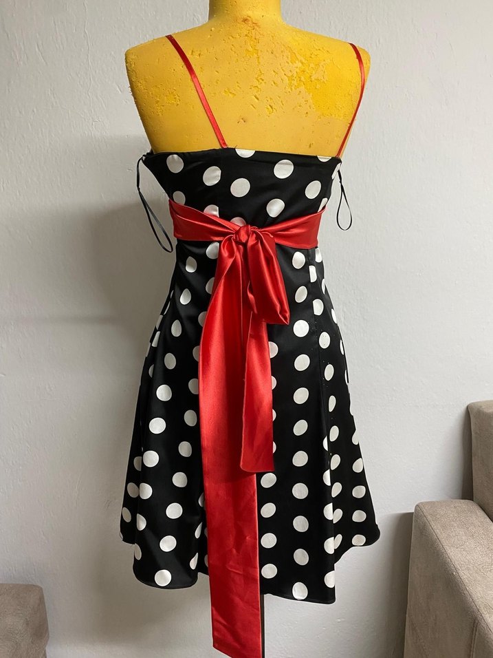 Puantiye Desenli Siyah Midi Elbise - Görsel 4