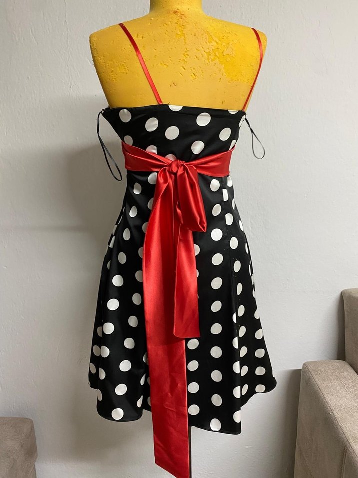 Puantiye Desenli Siyah Midi Elbise - Görsel 3