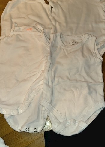 Beyaz Pamuklu Kolsuz Bebek Body - Görsel 2