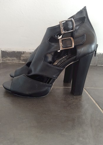 Siyah Platform Topuklu Tokalı Kadın Ayakkabı - Görsel 2